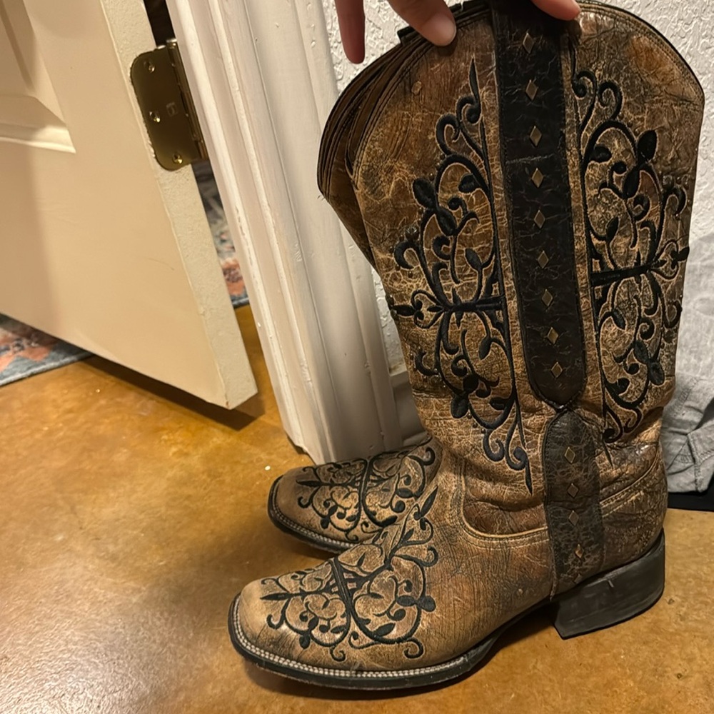 Great condition corral boots